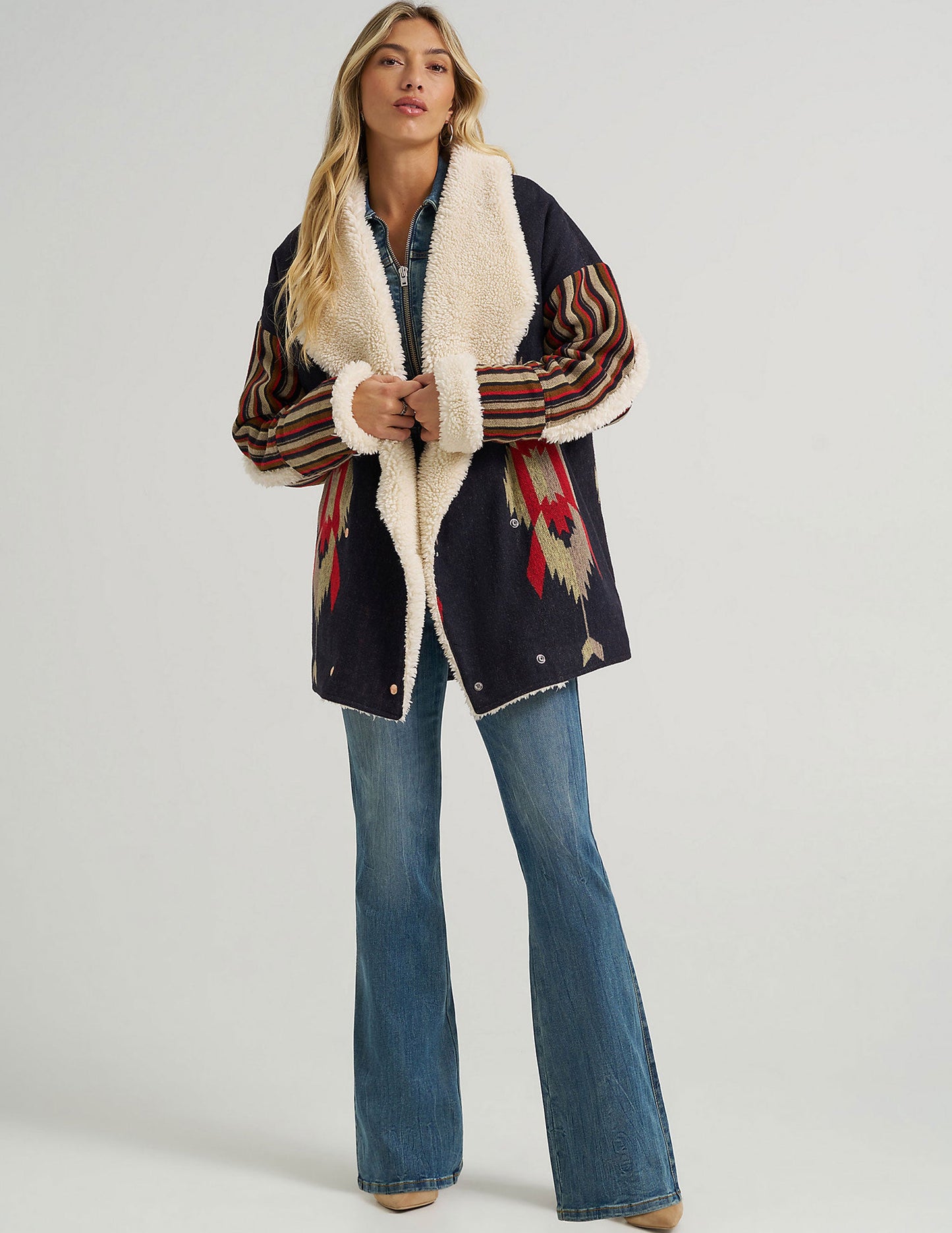 Lainey Wilson X Wrangler Womens Jacquard Coat - OUTERWEAR