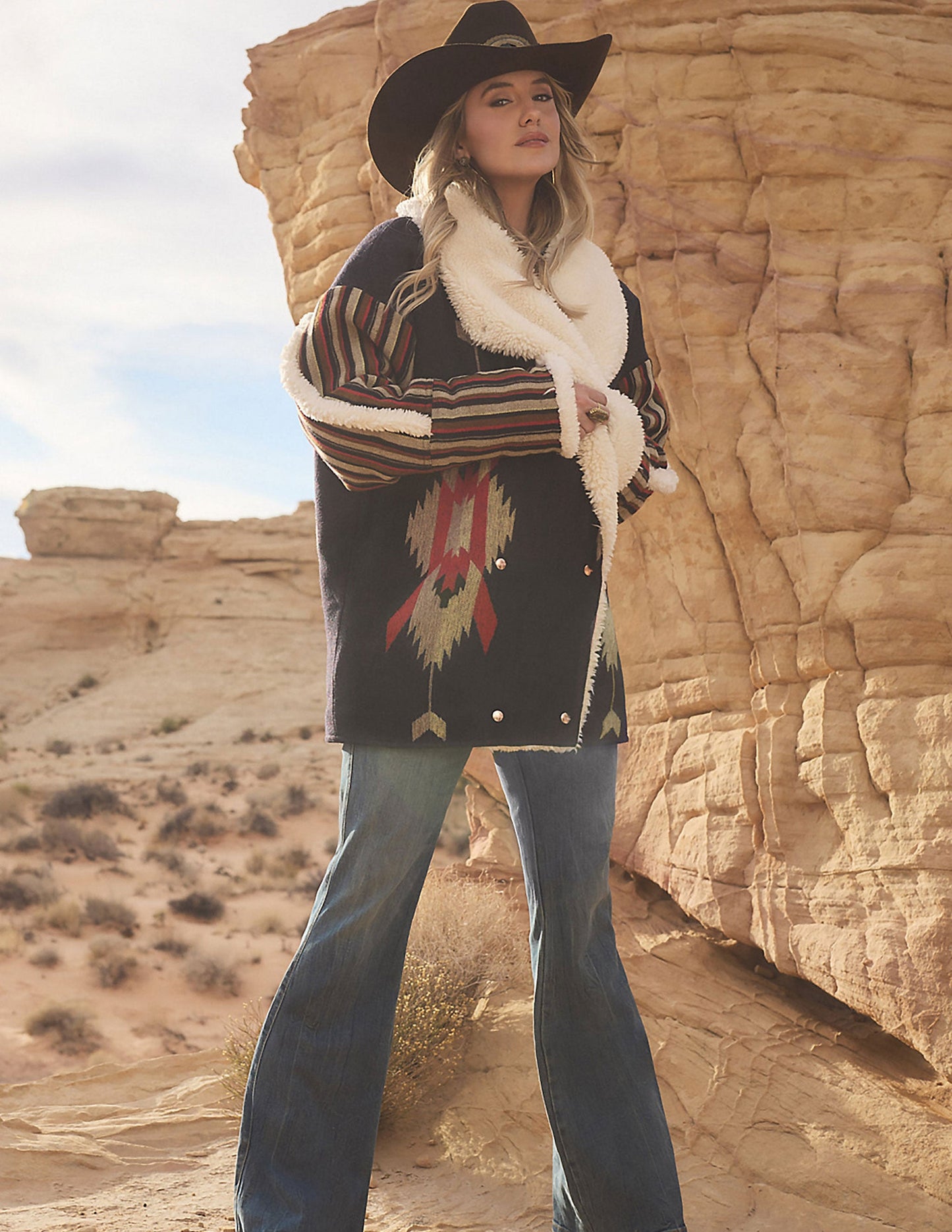 Lainey Wilson X Wrangler Womens Jacquard Coat - OUTERWEAR