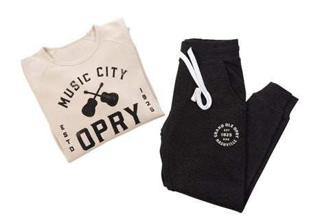 sweatshirt-lifestyle with joggers