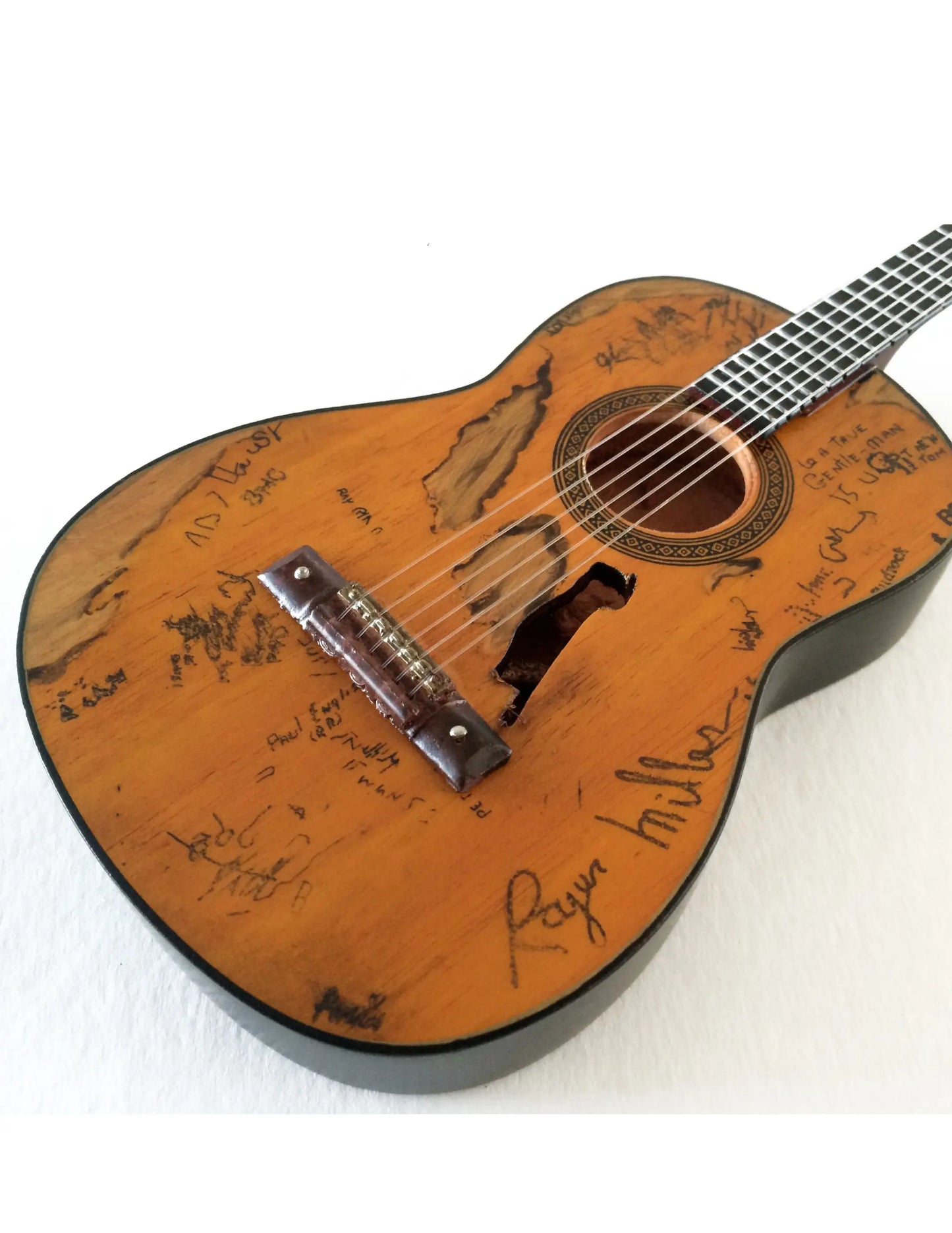 Willie Nelson Signature ’Trigger’ Acoustic Mini Guitar - GUITAR