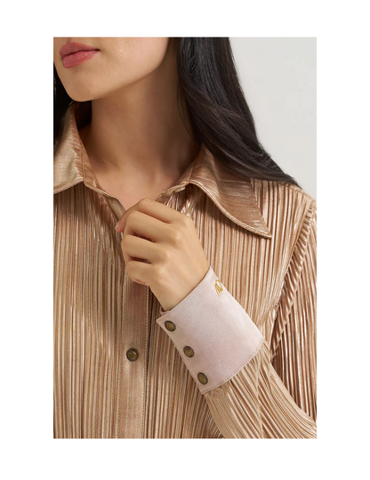Wrangler x Lainey Wilson Pleated Snap Shirt Rose Gold - BUTTON FRONT