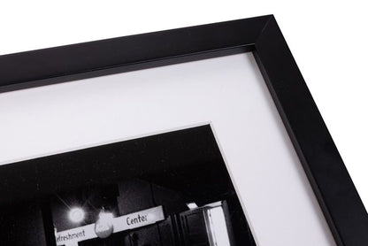 Black Frame detail corner