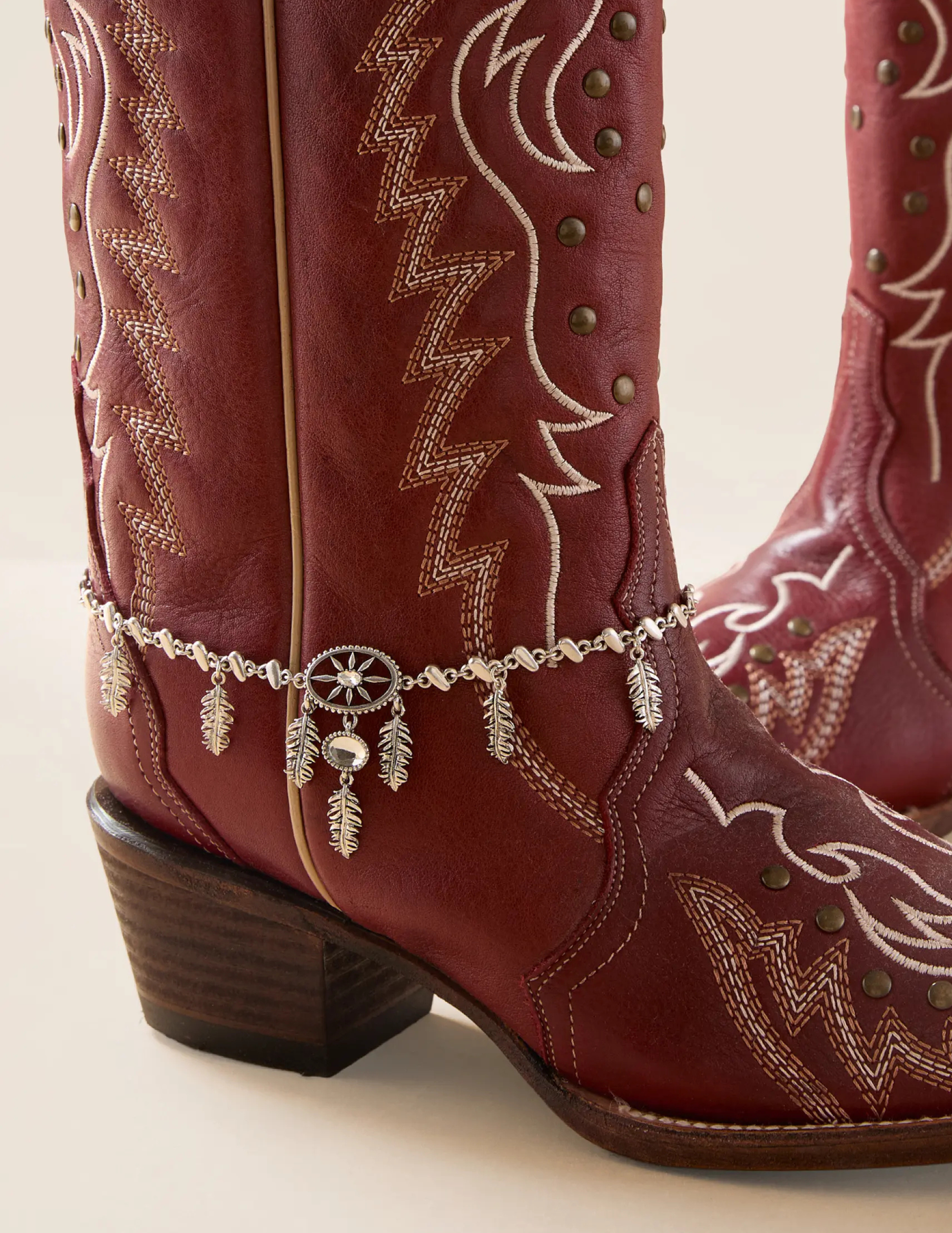 Lainey Wilson Feather Boot Bracelet Silver - BRACELETS