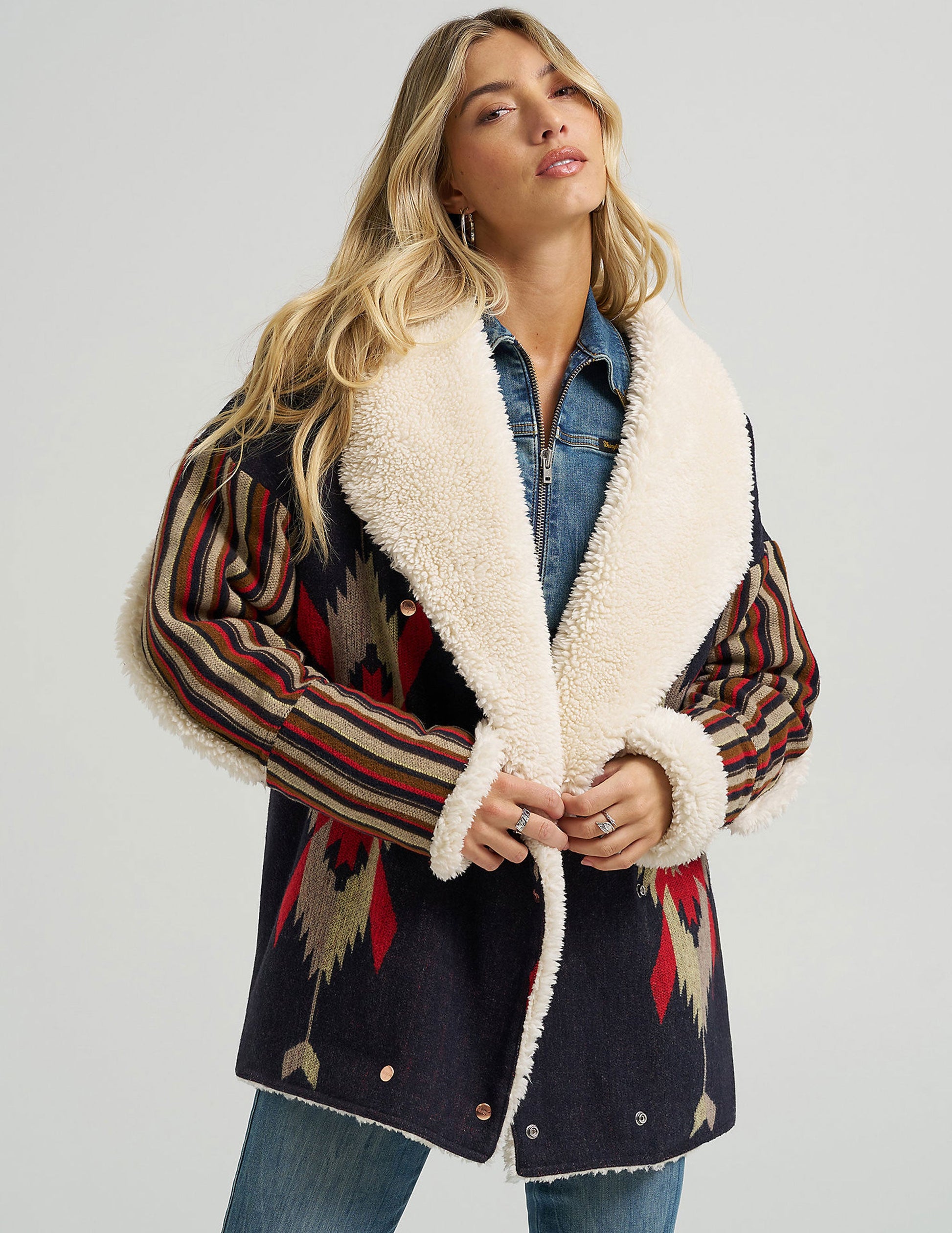 Lainey Wilson X Wrangler Womens Jacquard Coat - OUTERWEAR