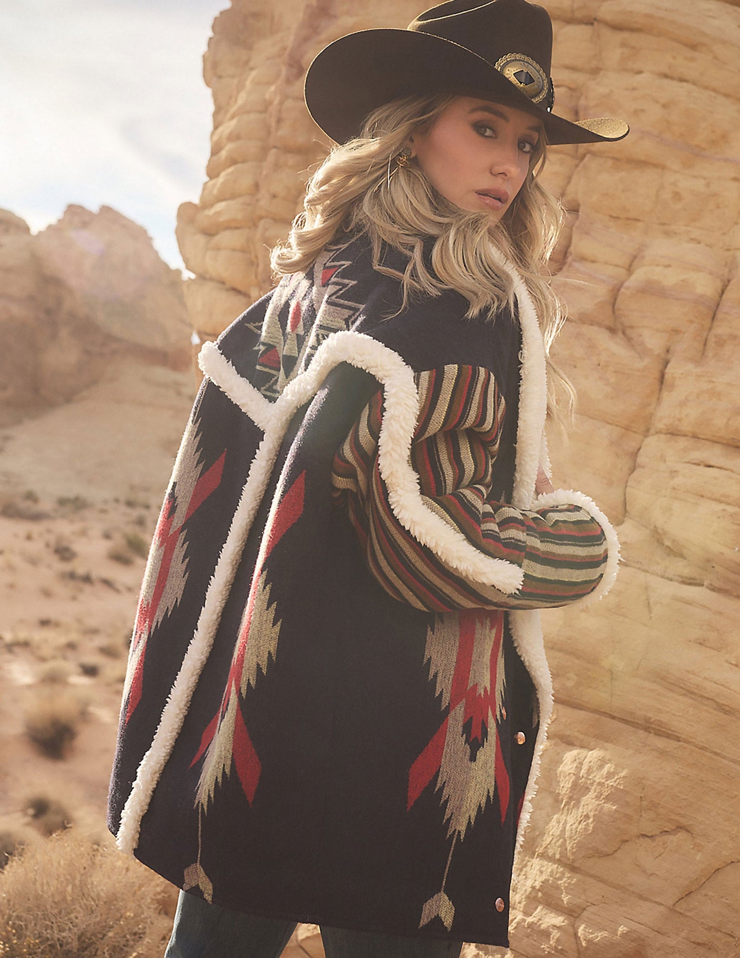 Lainey Wilson X Wrangler Womens Jacquard Coat - OUTERWEAR