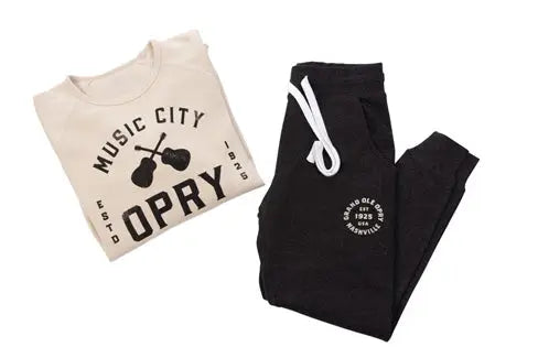 sweatshirt-lifestyle with joggers