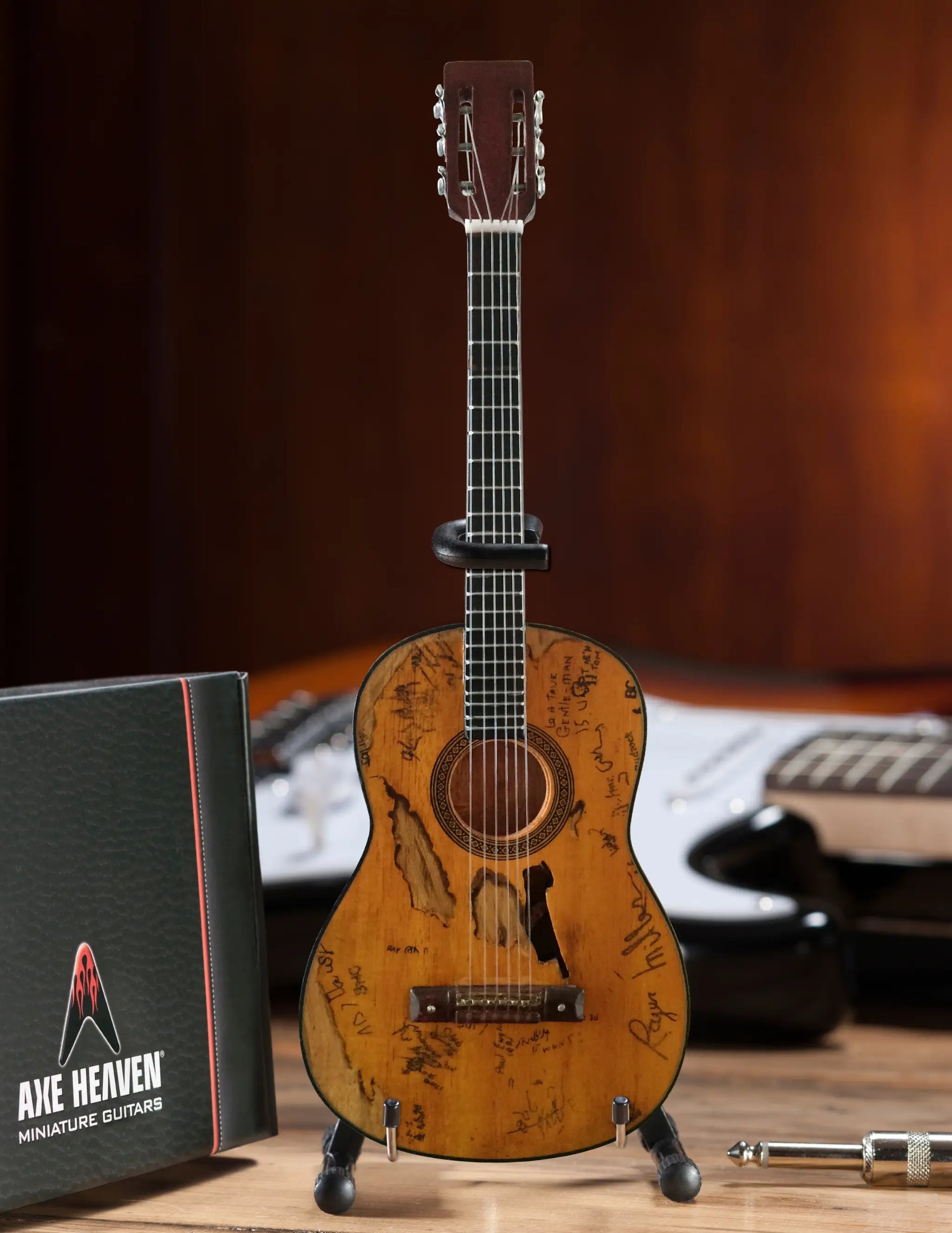 Willie Nelson Signature ’Trigger’ Acoustic Mini Guitar - GUITAR